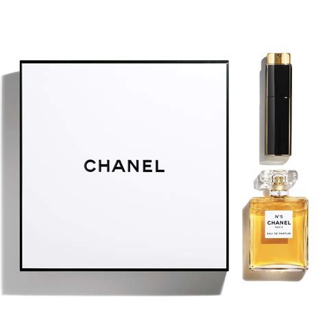 coffrer chanel|Chanel corporate gift set.